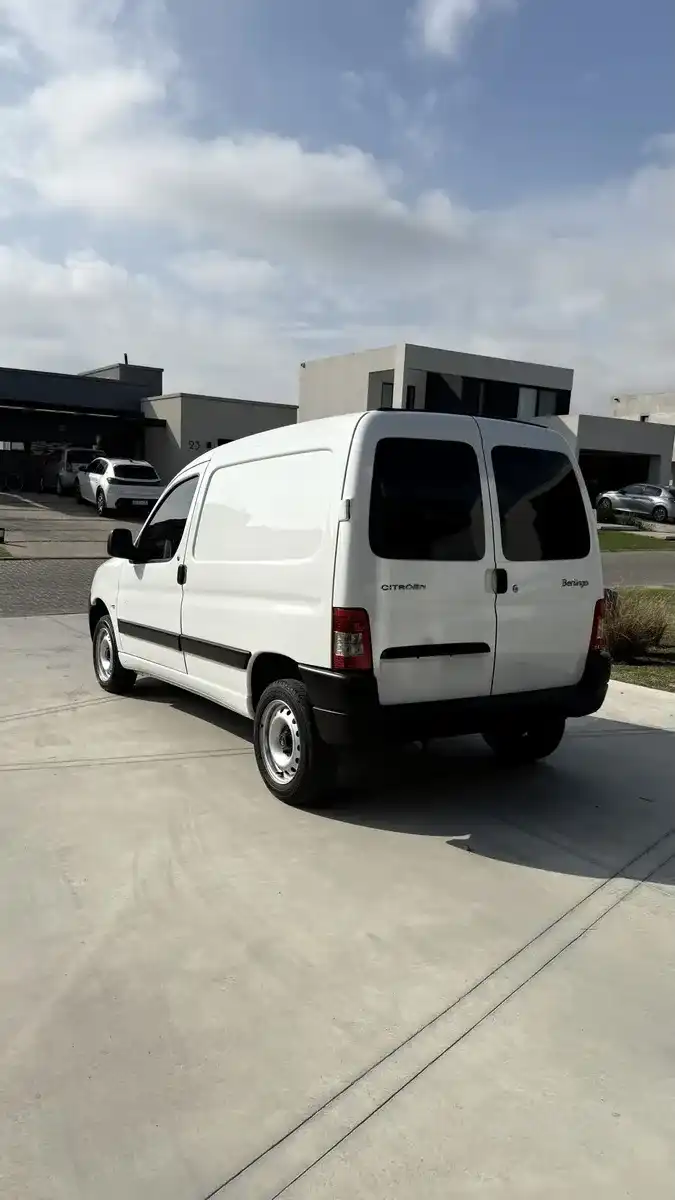 Citroën Berlingo Furgon 1.6 Hdi 92 Bussines 2025 - foto 4