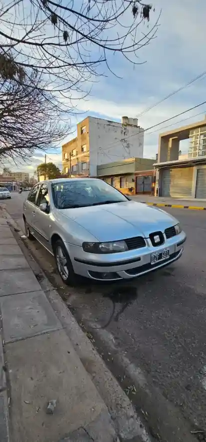 Seat Toledo 2.3 V5 2002 - foto 3