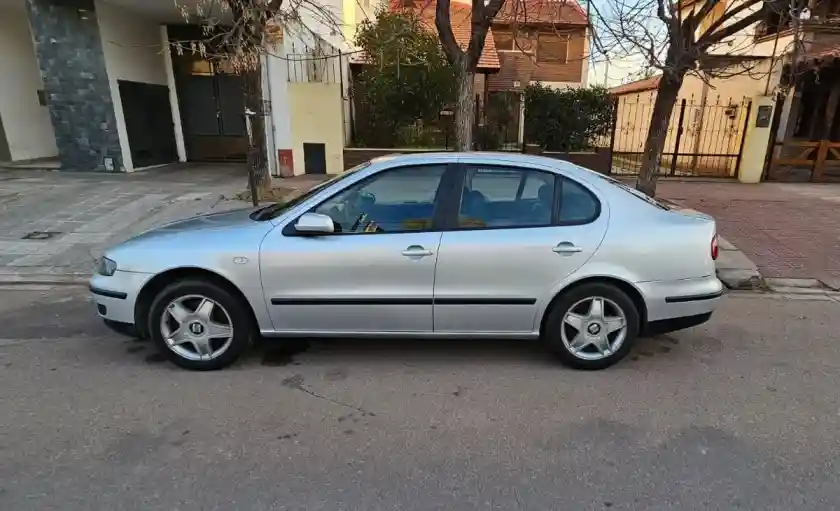 Seat Toledo 2.3 V5 2002 - foto 4