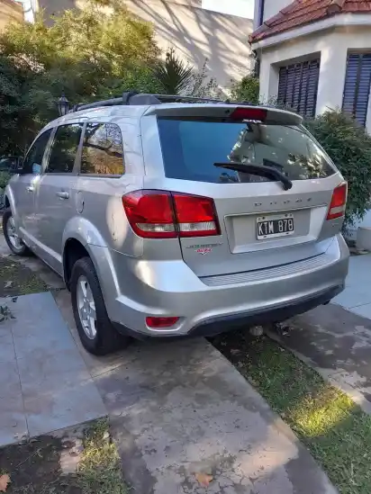 Dodge Journey 2.4 Sxt Atx (3 Filas) 2011 - foto 2