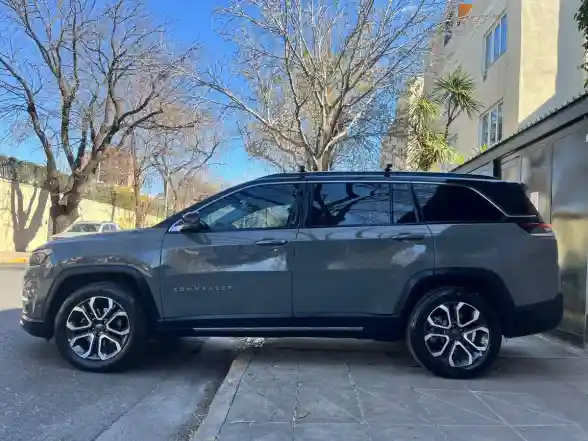 Jeep Commander 1.3 T Limited At 4X2 2023 - foto 3