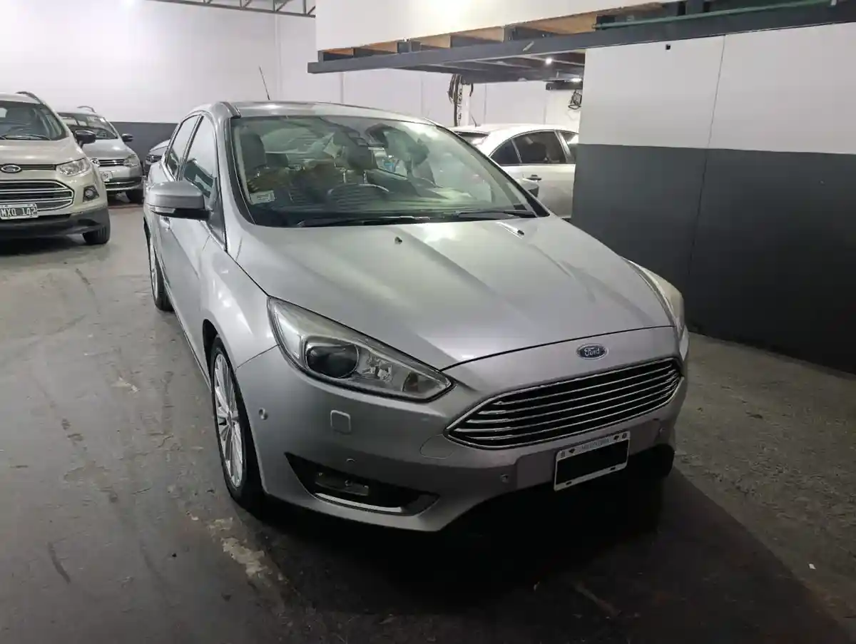 Ford Focus Iii 2.0 Sedan Titanium At6 2015 - foto 2