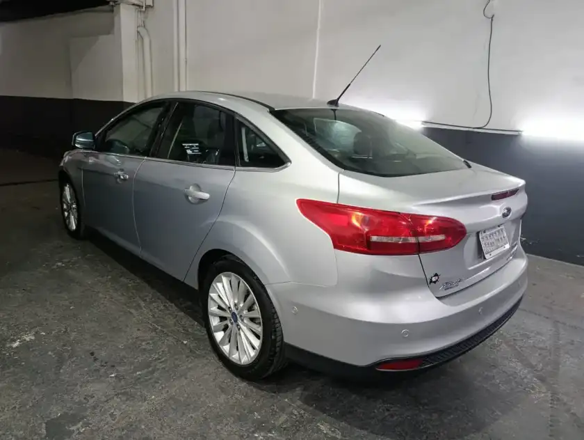 Ford Focus Iii 2.0 Sedan Titanium At6 2015 - foto 3
