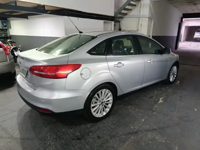 Ford Focus Iii 2.0 Sedan Titanium At6 2015 - foto 4
