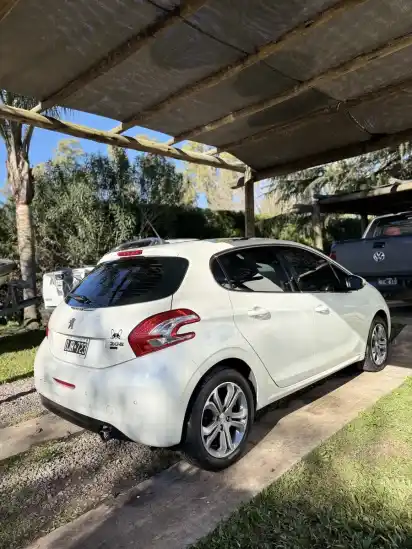 Peugeot 208 1.6 Feline Pack Cuir 2014 - foto 3