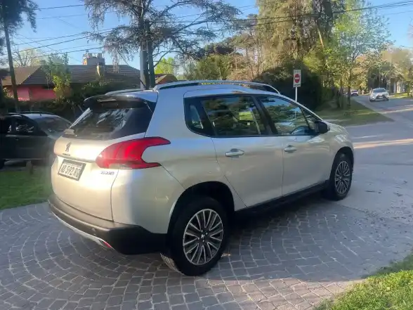 Peugeot 2008 1.6 Active 2017 - foto 3