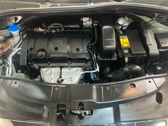 Peugeot 2008 1.6 Active 2017 - foto 5