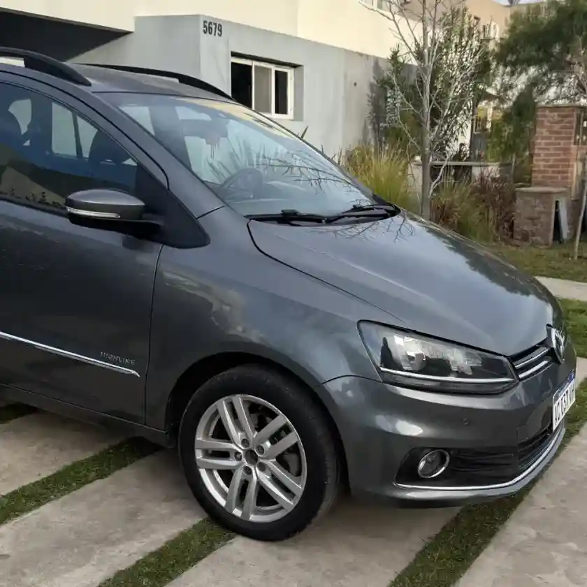 Volkswagen Suran 1.6 Imotion Highline 110Cv 2018 - foto 1