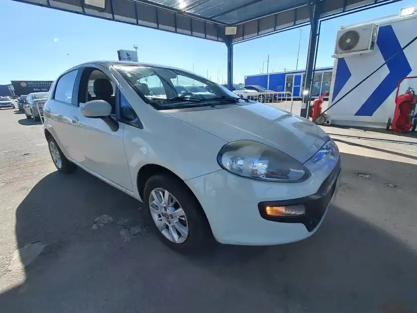 Fiat Punto 1.4 Attractive 5P 2014 - foto 3