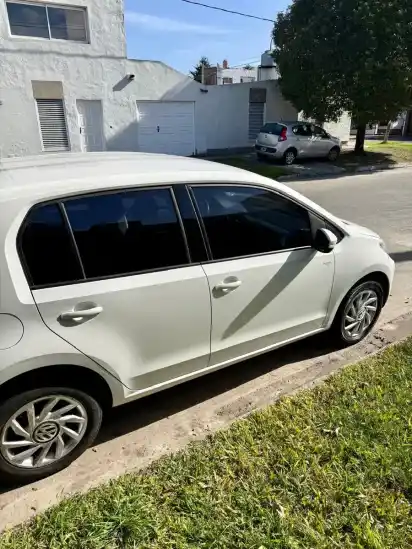 Volkswagen Up! 1.0 High Up! 75Cv 5 P 2018 - foto 4