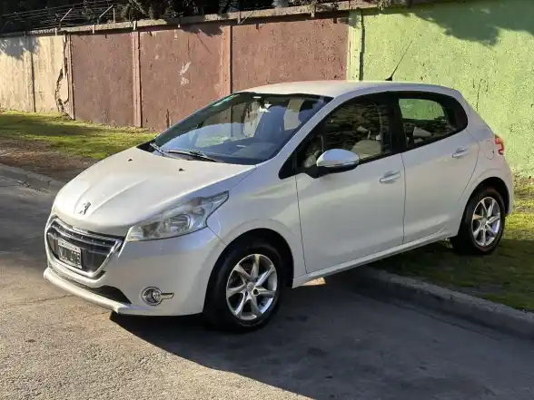 Peugeot 208 1.5 Allure Touchscreen 2014 - foto 2