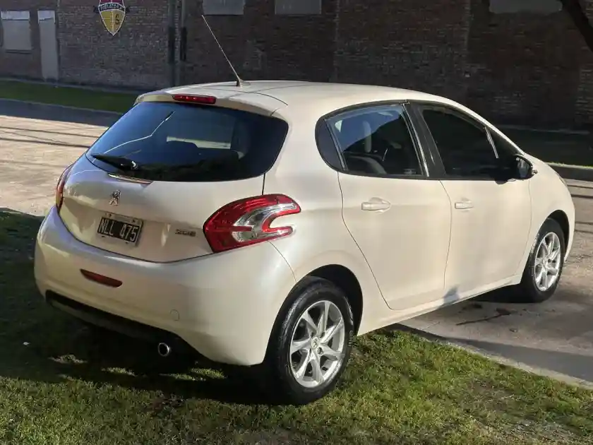 Peugeot 208 1.5 Allure Touchscreen 2014 - foto 4