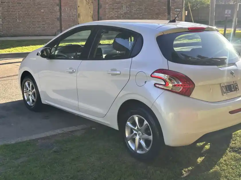 Peugeot 208 1.5 Allure Touchscreen 2014 - foto 5