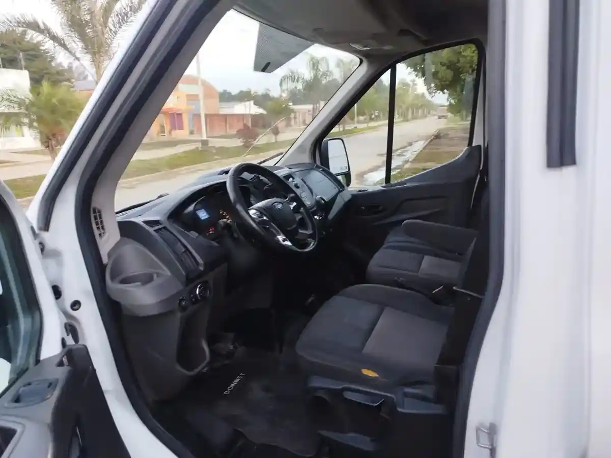 Ford Transit 2.2 Furgon Largo Te Aa 2021 - foto 4