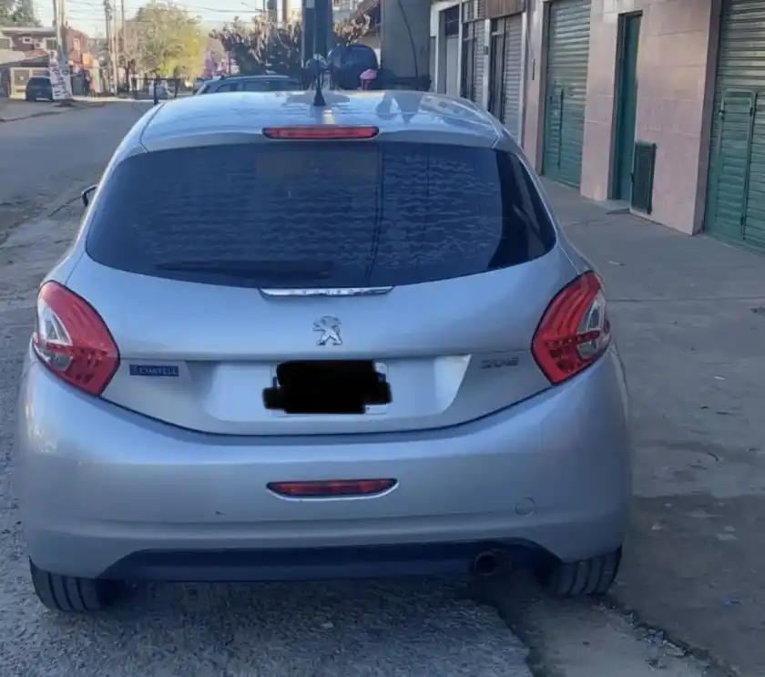 Peugeot 208 1.5 Allure Touchscreen 2015 - foto 3