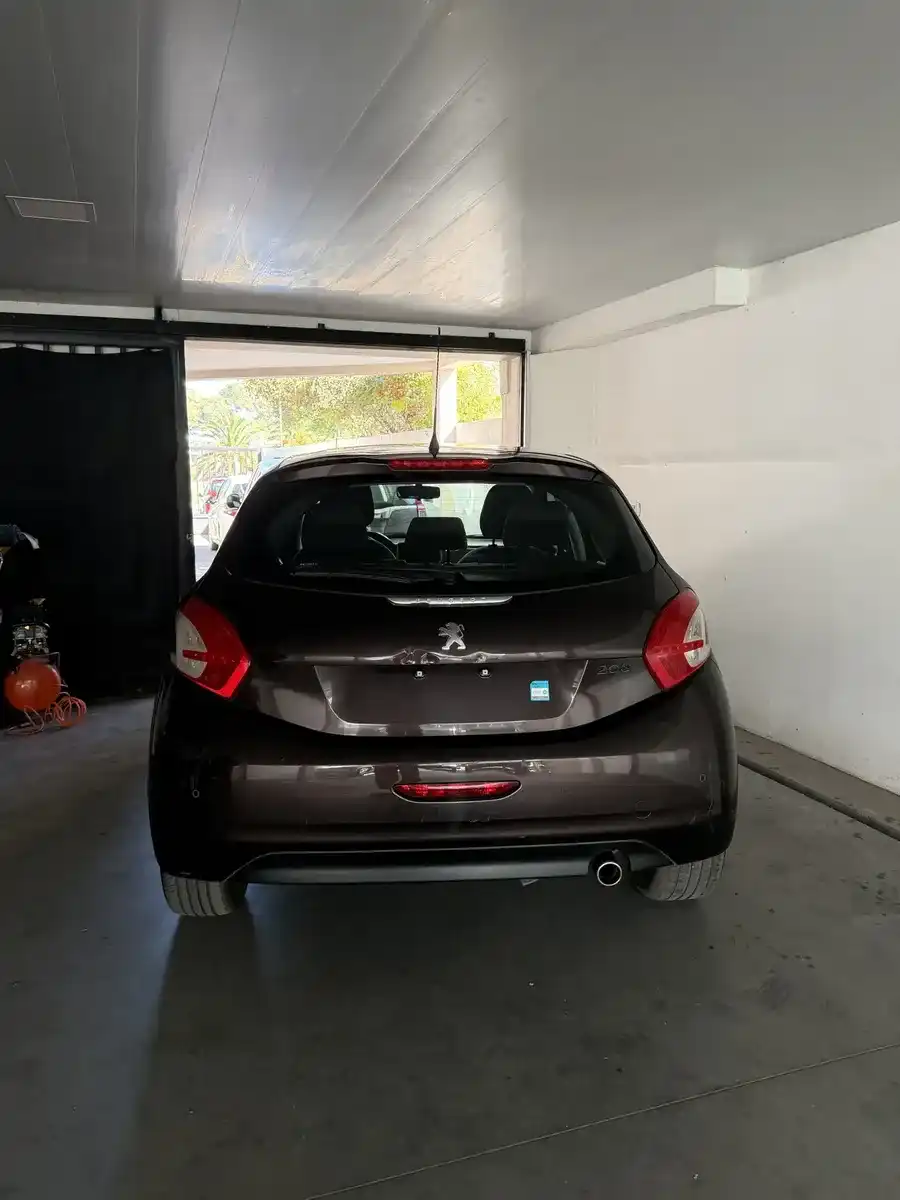 Peugeot 208 1.5 Allure Touchscreen 2016 - foto 2