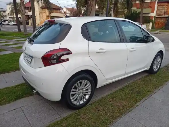 Peugeot 208 1.6 Allure Nav Tiptronic 2017 - foto 4