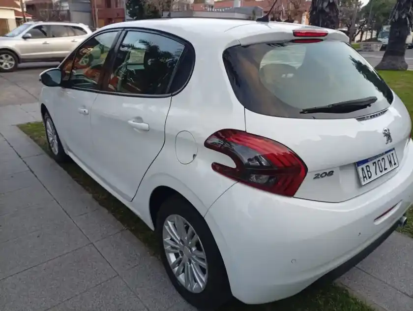 Peugeot 208 1.6 Allure Nav Tiptronic 2017 - foto 5
