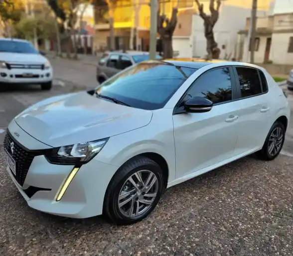 Peugeot 208 2024 - foto 1