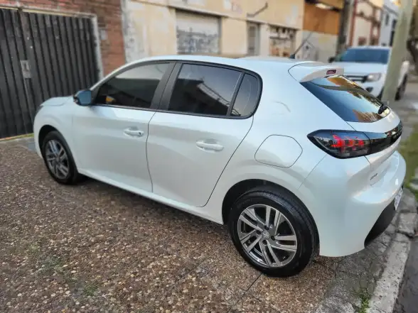 Peugeot 208 1.6 Allure Pack 2024 - foto 3