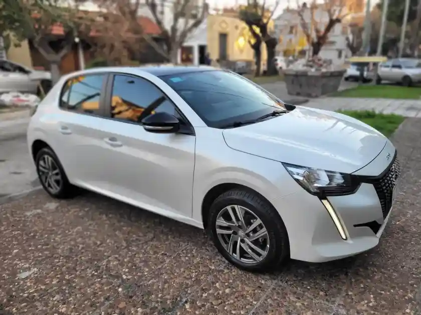 Peugeot 208 1.6 Allure Pack 2024 - foto 4