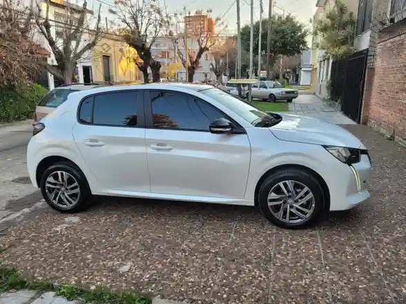Peugeot 208 1.6 Allure Pack 2024 - foto 5