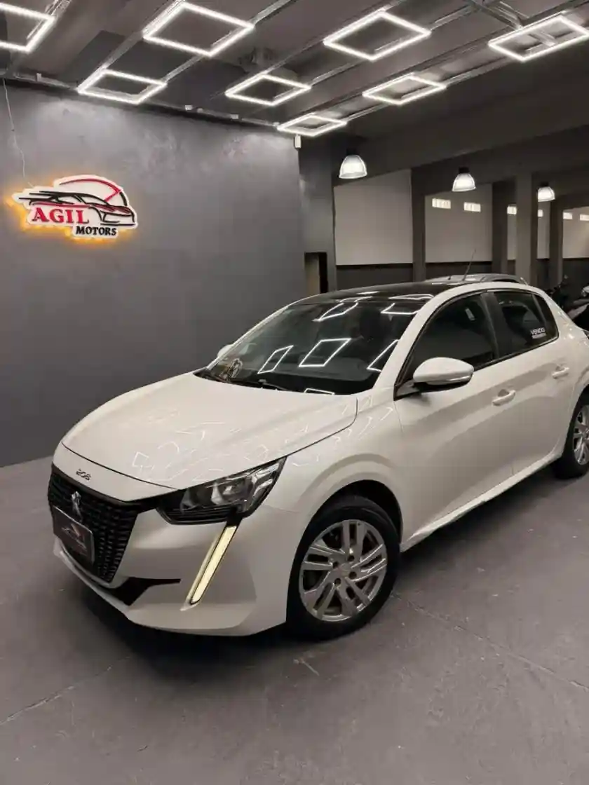 Peugeot 208 2021 - foto 1