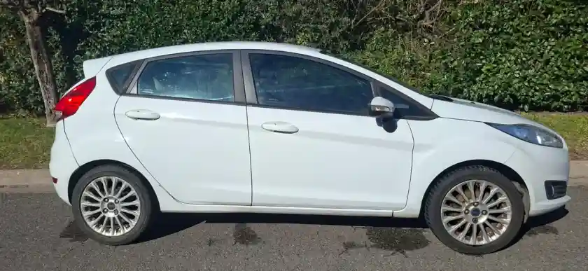 Ford Fiesta Kinetic 1.6 Se 120Cv 2016 - foto 4