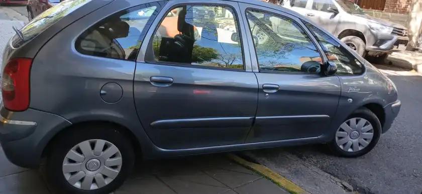 Citroën Xsara Picasso 2.0 Fase2 I Exclusiv 138Cv 2010 - foto 3