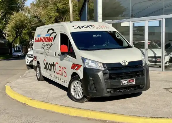 Toyota Hiace 2.8 Tdi Furgón 6At L2H2 3A 5P 2022 - foto 3