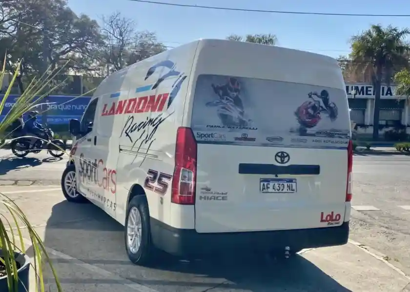 Toyota Hiace 2.8 Tdi Furgón 6At L2H2 3A 5P 2022 - foto 4