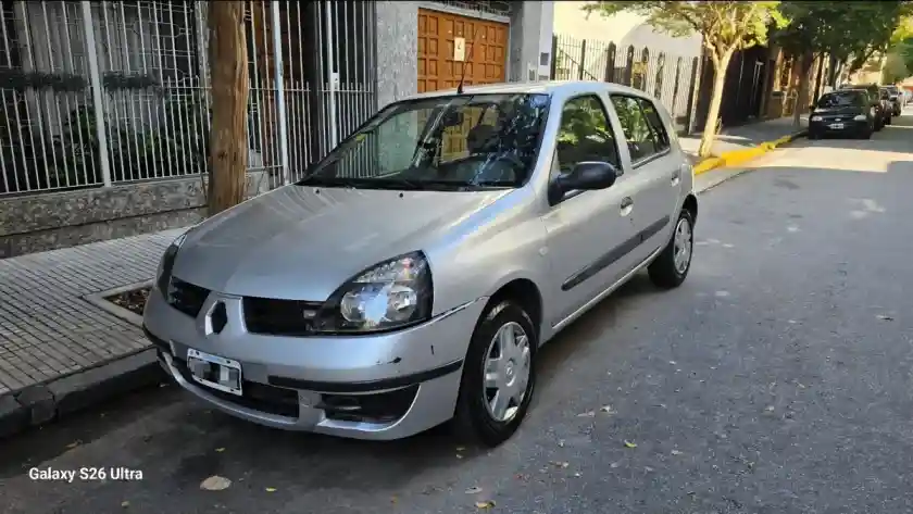 Renault Clio 2011 - foto 1