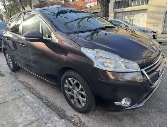 Peugeot 208 1.6 Allure Tiptronic 2015 - foto 1