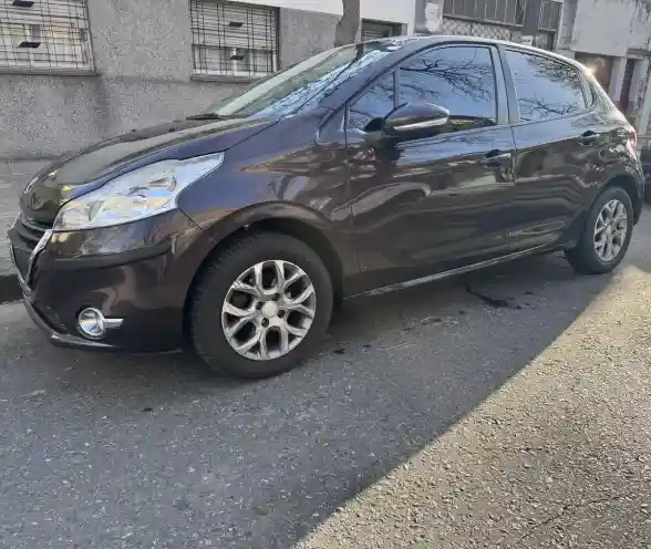 Peugeot 208 1.6 Allure Tiptronic 2015 - foto 2