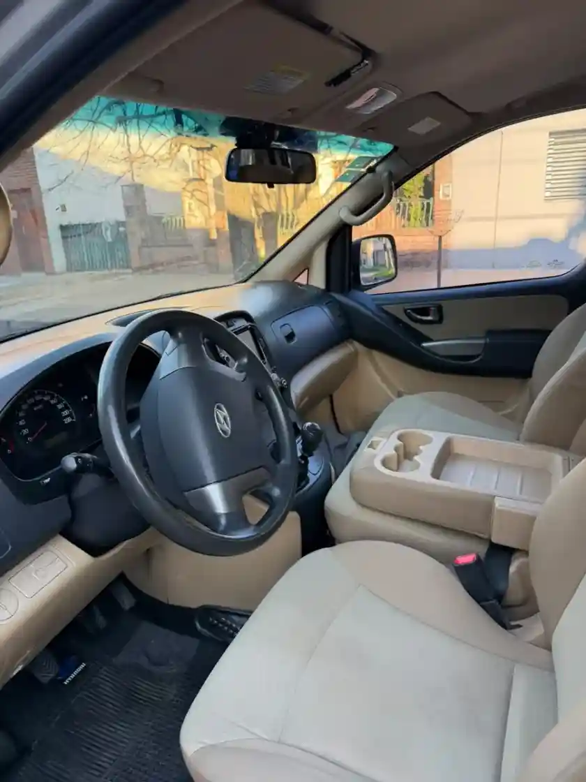 Hyundai H1 2.5 Full Premium 12 Pas 2015 - foto 5