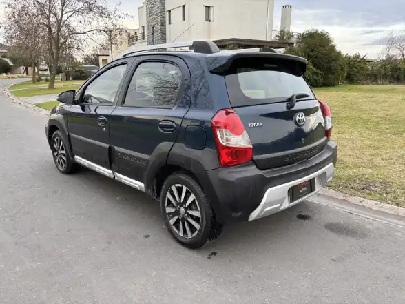 Toyota Etios 1.5 Cross 2016 - foto 3