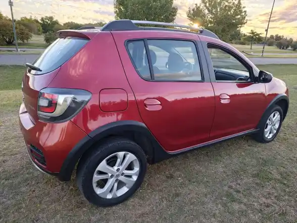 Renault Sandero Stepway 1.6 Privilege 105Cv 2018 - foto 2