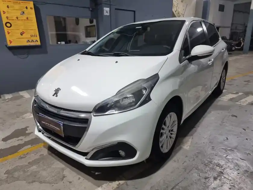 Peugeot 208 1.6 Allure Nav Tiptronic 2017 - foto 1