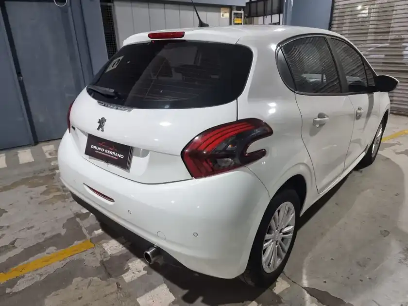 Peugeot 208 1.6 Allure Nav Tiptronic 2017 - foto 4