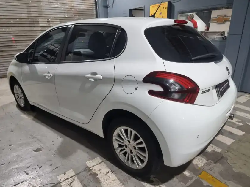 Peugeot 208 1.6 Allure Nav Tiptronic 2017 - foto 5