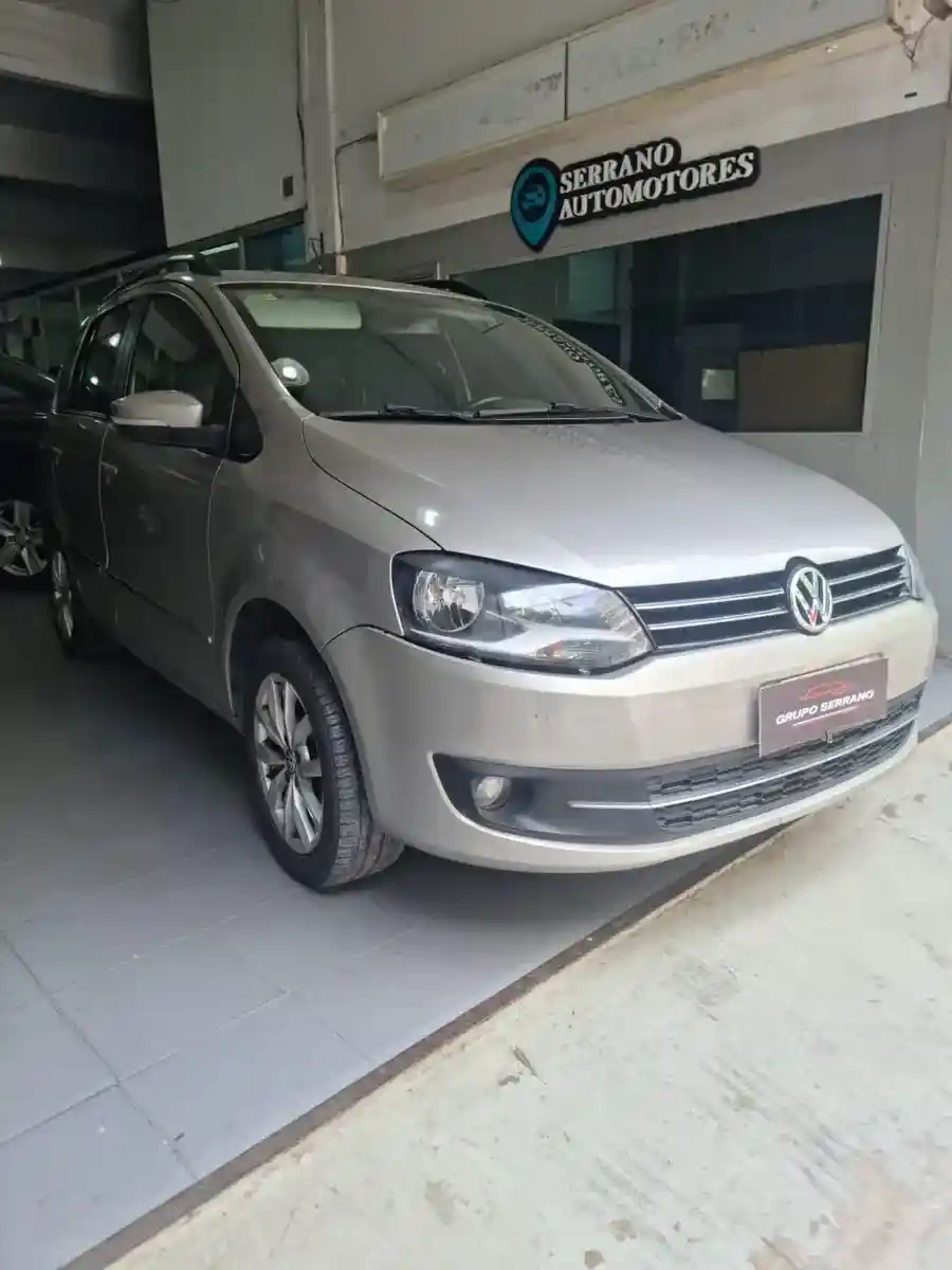 Volkswagen Suran 1.6 Imotion Highline 2013 - foto 2