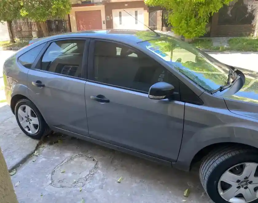 Ford Focus 2 2010 - foto 1