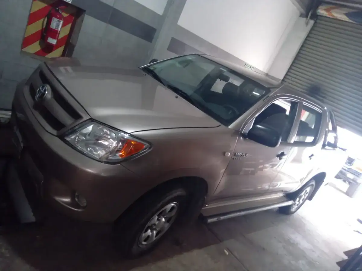 Toyota Hilux 2.7 S/Cab 4X2 N Dx 2006 - foto 2