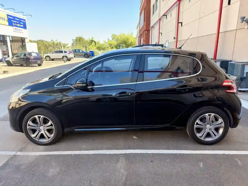 Peugeot 208 1.6 Feline Pack Cuir 2016 - foto 2