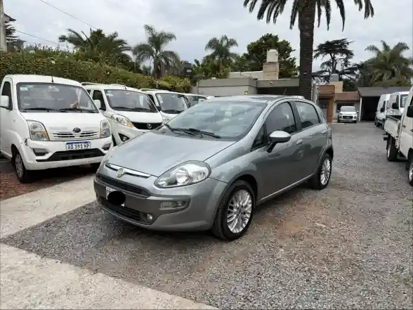 Fiat Punto 1.6 Essence 2013 - foto 1
