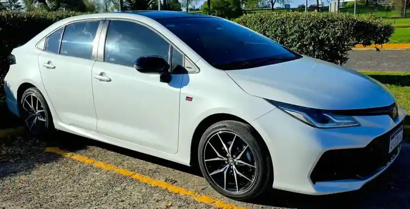 Toyota Corolla 2.0 Gr-Sport Cvt 171Cv 2025 - foto 1