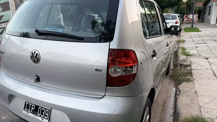 Volkswagen Fox 1.6 Comfortline 5P 2009 - foto 5