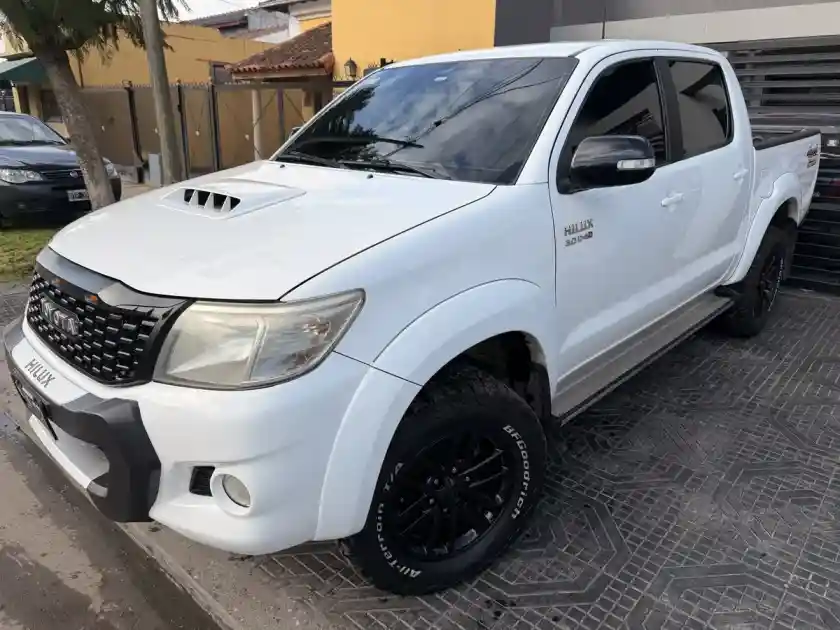 Toyota Hilux Pick-Up 3.0 Cd Srv Cuero I 171Cv 4X4 5At 2013 - foto 1