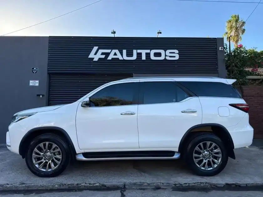 Toyota Hilux Sw4 2.8 Srx 177Cv 4X4 7As At 2021 - foto 3