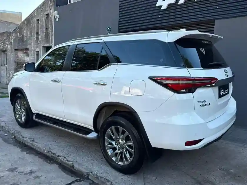 Toyota Hilux Sw4 2.8 Srx 177Cv 4X4 7As At 2021 - foto 4